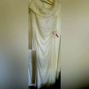Mac‎ Duggal Ieena White Beaded Cuff Drop Shoulder Faux Wrap Gown 2657 sz 14 NWT